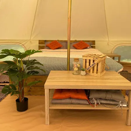 La Petite Cachette مكان تخييم *