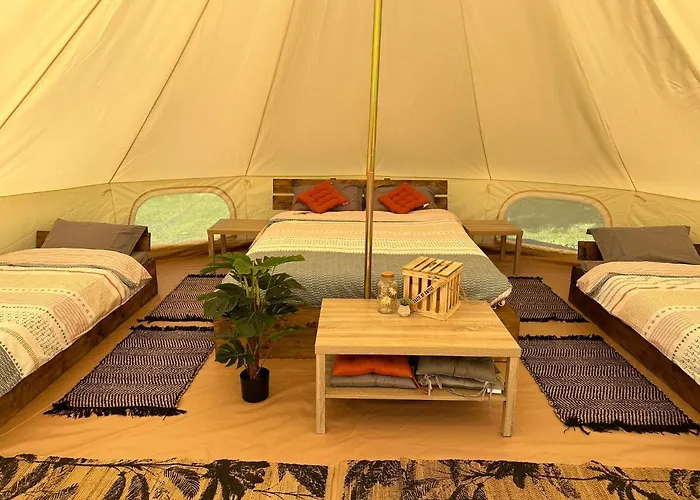 Camping La Petite Cachette Pressignac