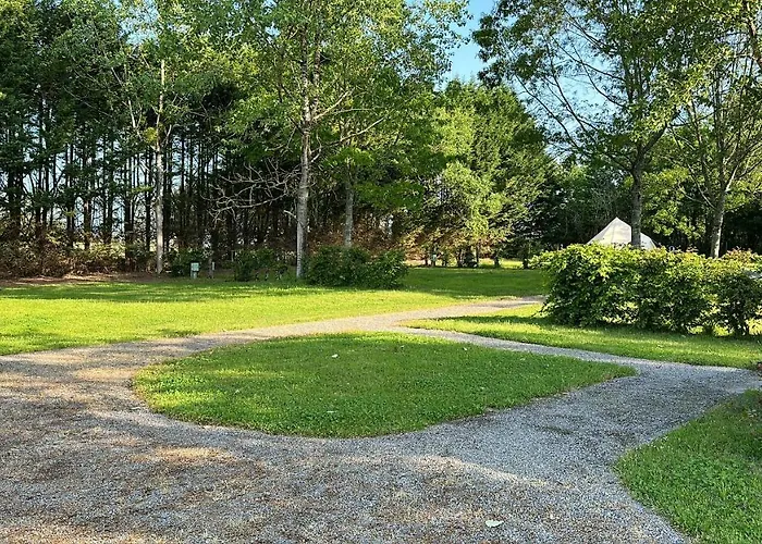 Camping La Petite Cachette *